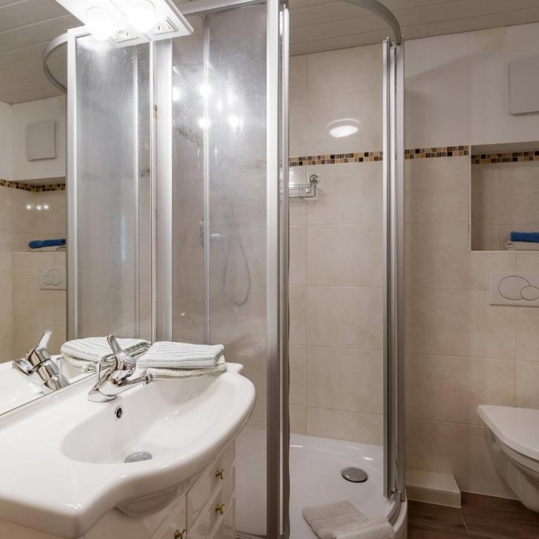 Ferienwohnungen Rieser - Apartment mit 3 Schlafzimmern und Balkon - 9