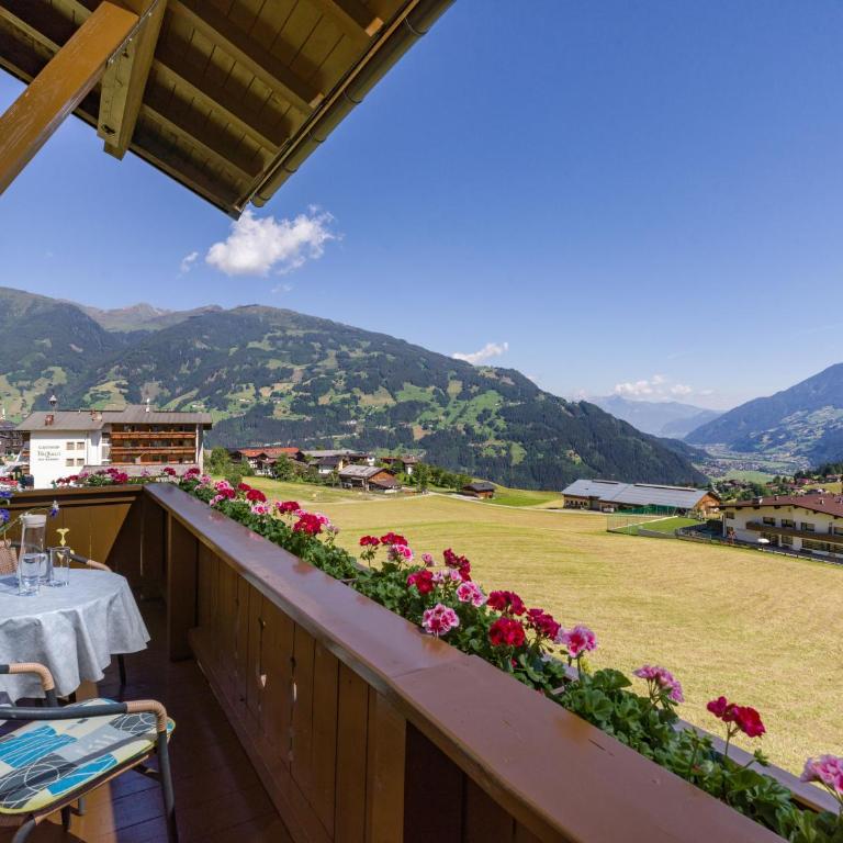 Ferienwohnungen Rieser - Apartment mit 3 Schlafzimmern und Balkon - 1