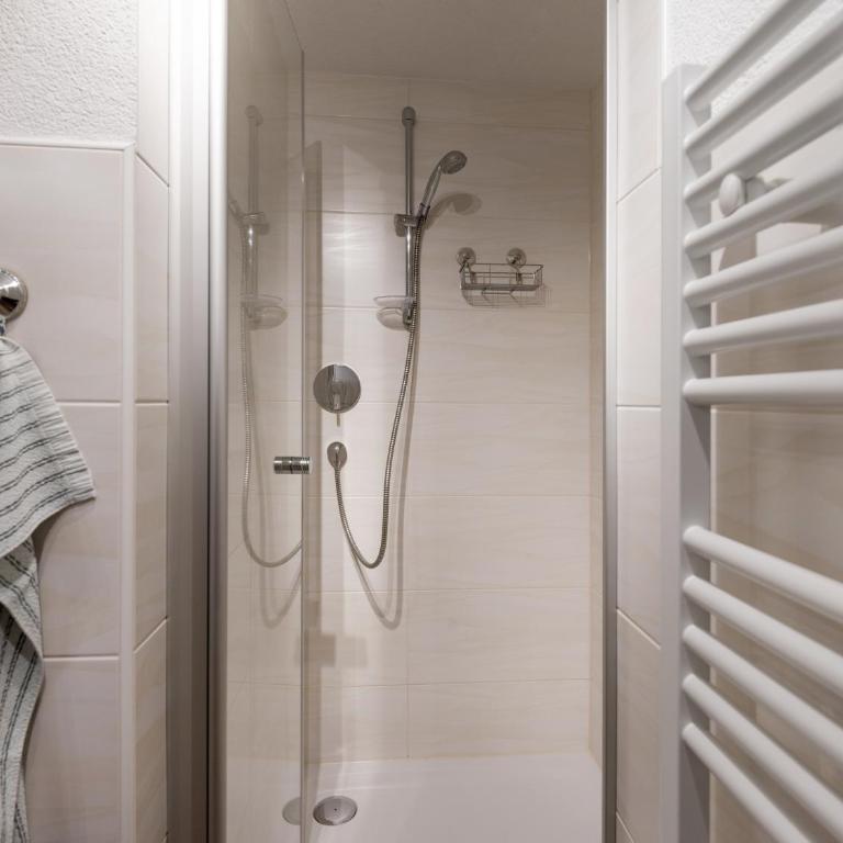 Ferienwohnungen Rieser - Apartment mit 3 Schlafzimmern und Balkon - 13
