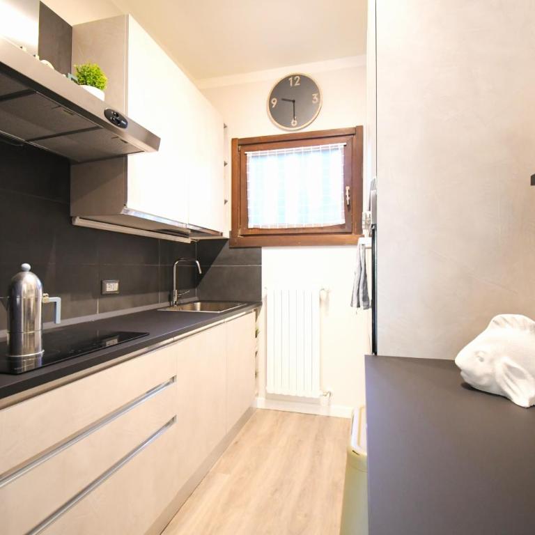 Rosaria's Home - Appartamento con 2 Camere da Letto - 10