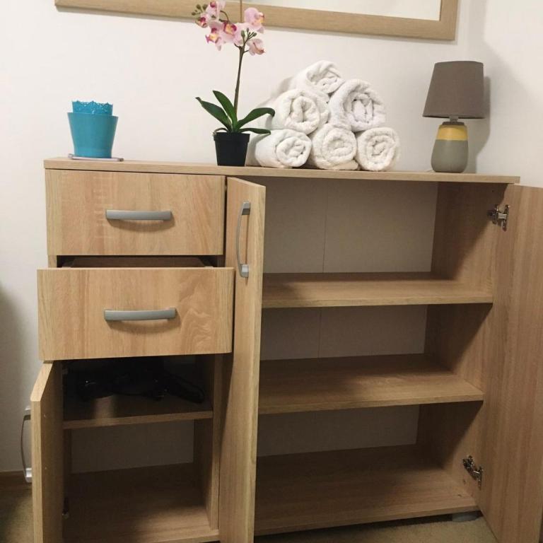 Theatre55 - One-Bedroom Apartment - 4