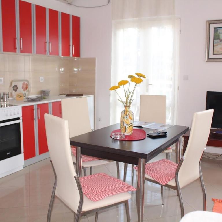 Apartments Iris - Two-Bedroom Apartment - 13