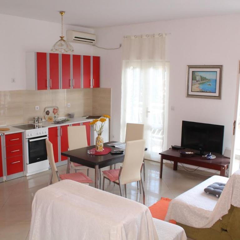 Apartments Iris - Two-Bedroom Apartment - 9