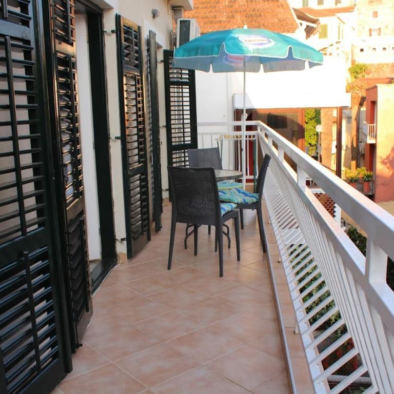 Apartments Iris - Two-Bedroom Apartment - 3