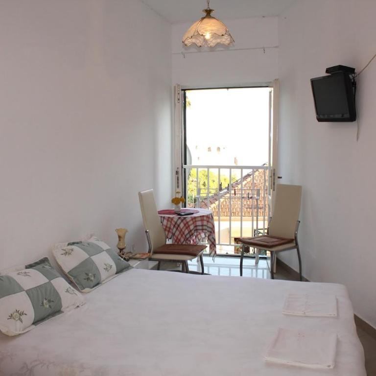 Apartments Iris - Studio Apartment - 4