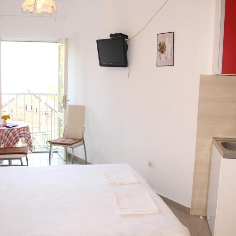 Apartments Iris - Studio Apartment - 7