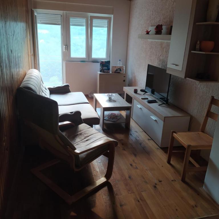 Apartmani Zora-Vuković - Porodična Soba sa Terasom - 2
