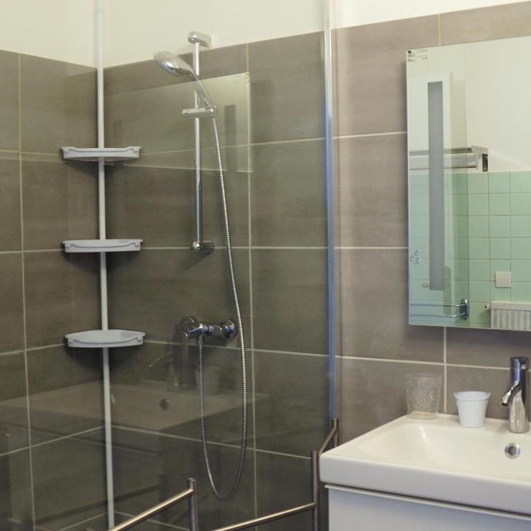 Appartement T3 rénové en centre-ville Barcelonnette, pour 6 pers., balcon - Apartment mit 2 Schlafzimmern - 7
