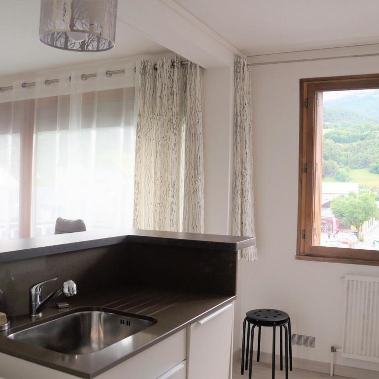 Appartement T3 rénové en centre-ville Barcelonnette, pour 6 pers., balcon - Apartment mit 2 Schlafzimmern - 10