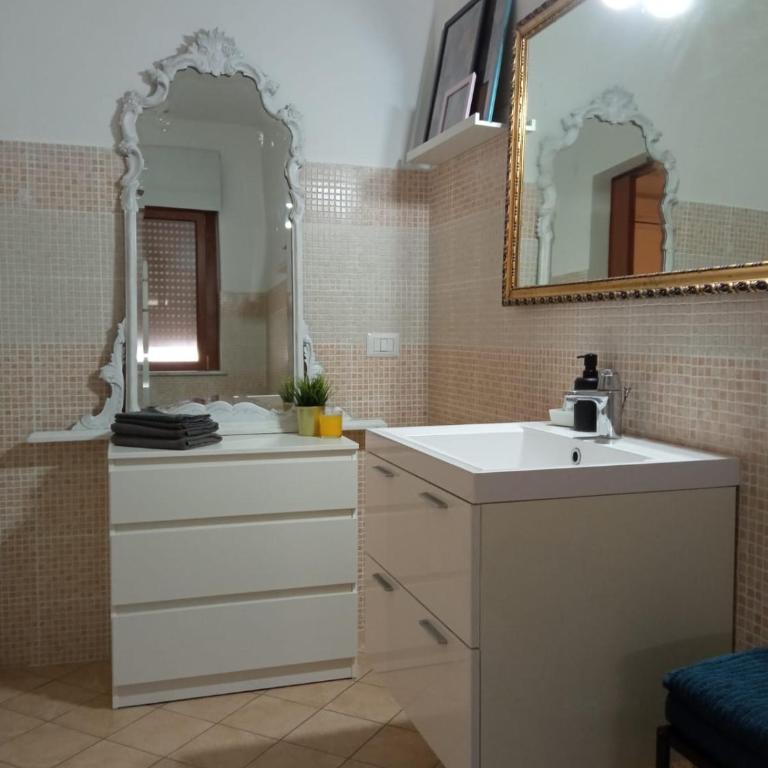 SuperAttico Bella Bellù - Standard King Room - 5
