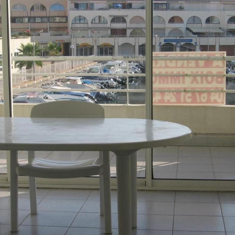 T2 avec loggia, vue bateaux et parking privatif - FR-1-472-107 - Appartement (4 Adultes) - 9