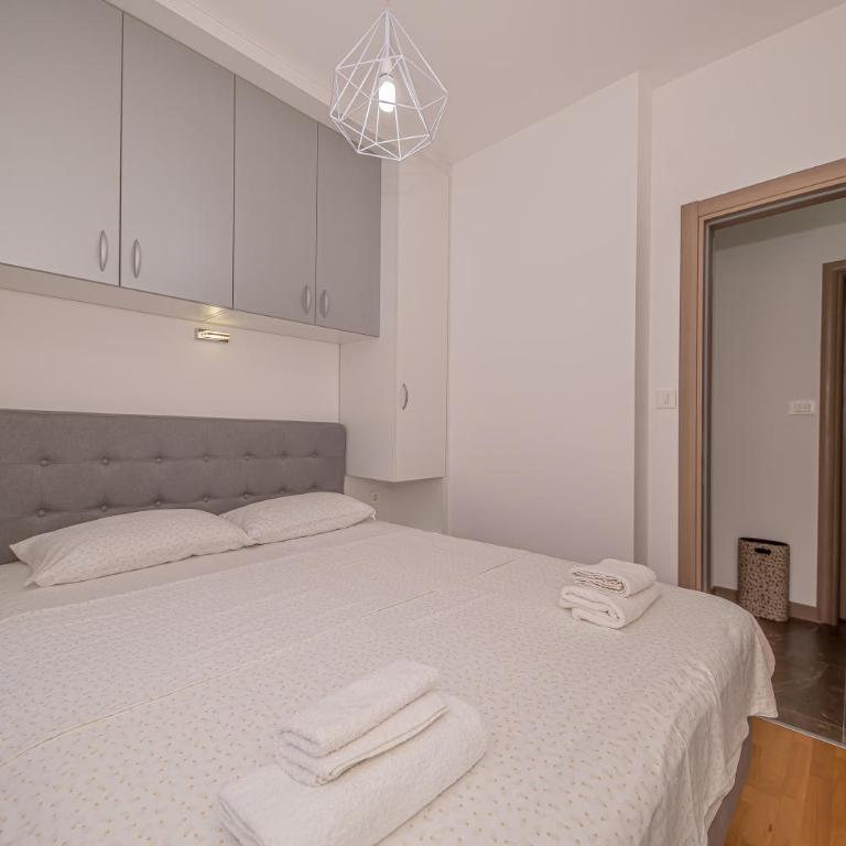 Lena apartman - One-Bedroom Apartment - 10