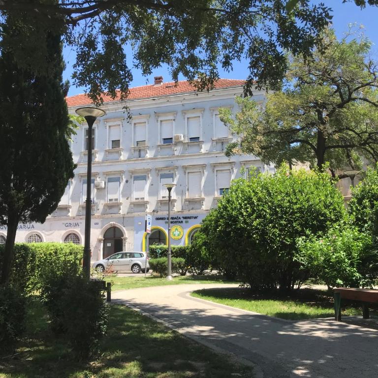 1890's Apartment - One-Bedroom Apartment - 5