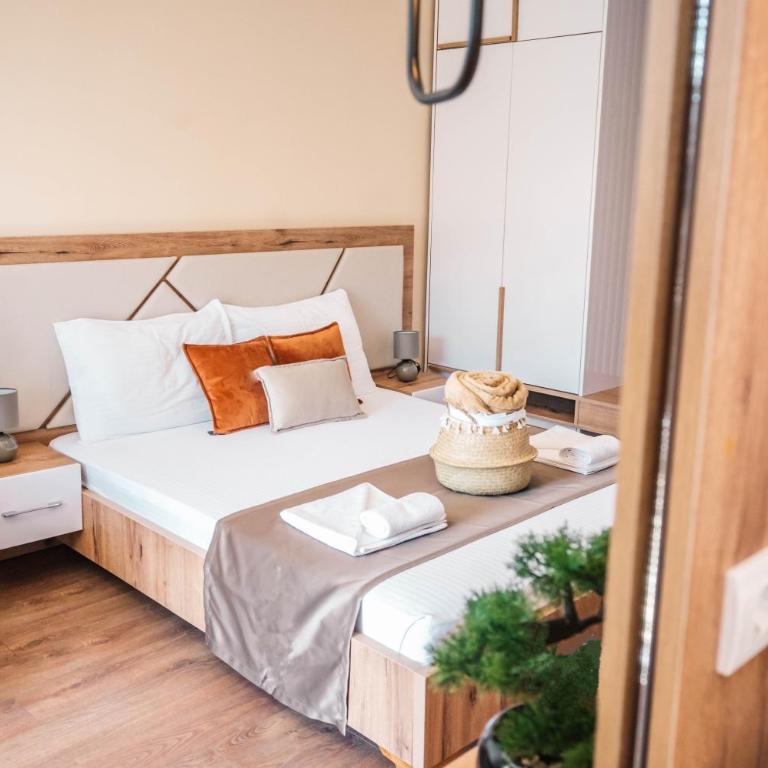 Apartments Cungu - Dvokrevetna Soba sa Bračnim Krevetom sa Balkonom i Pogledom na More - 1