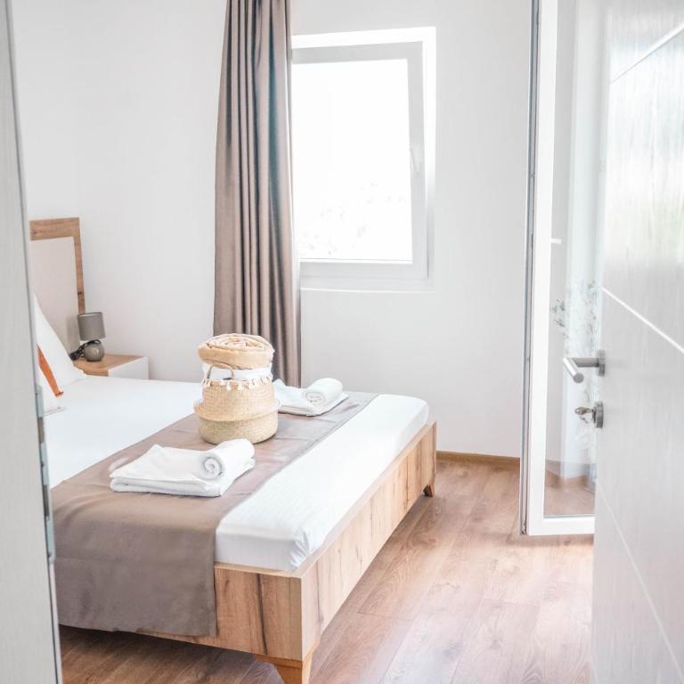 Apartments Cungu - Dvokrevetna Soba sa Bračnim Krevetom sa Balkonom i Pogledom na More - 8