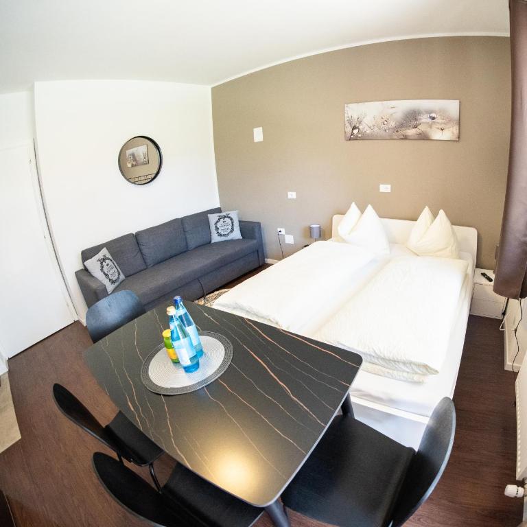 Flow Apartments Karl Wolf Park - Studio - 5