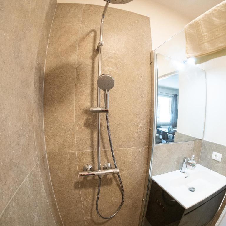 Flow Apartments Karl Wolf Park - Studio - 17