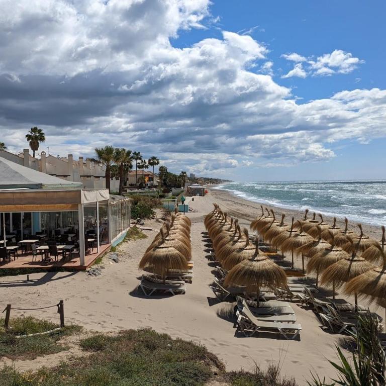 Marbella - Playa Alicate 2br holiday apartment - Two-Bedroom Apartment - 4