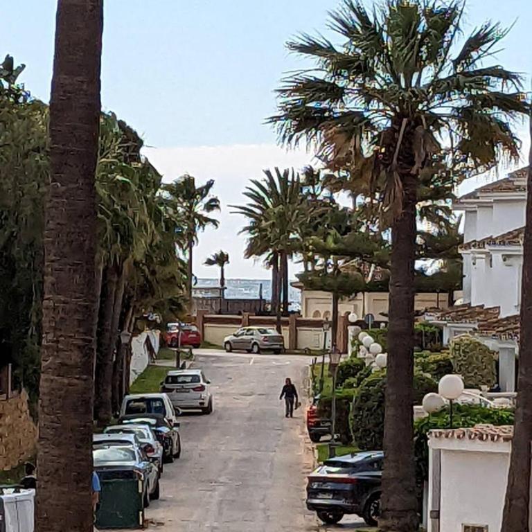 Marbella - Playa Alicate 2br holiday apartment - Two-Bedroom Apartment - 35