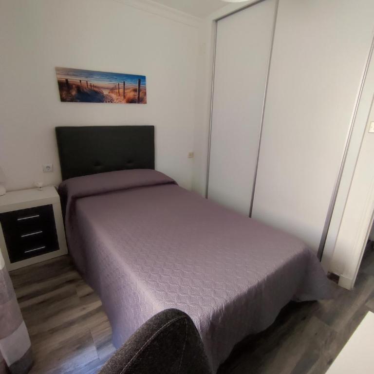 Piso apartamento 3 dormitorios, aire acondicionado - Appartamento con 3 Camere da Letto - 14