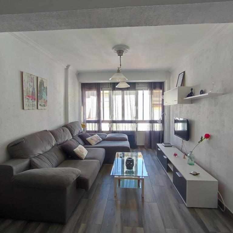 Piso apartamento 3 dormitorios, aire acondicionado - Appartamento con 3 Camere da Letto - 5