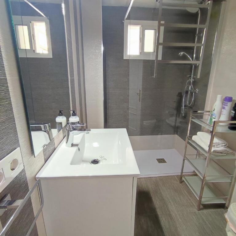 Piso apartamento 3 dormitorios, aire acondicionado - Appartamento con 3 Camere da Letto - 22