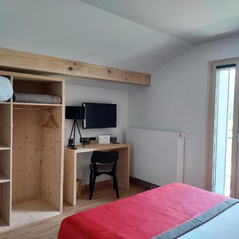 AUBERGE DES GLIERES Plateau des Glières - Chambre Double Deluxe avec Balcon - 9