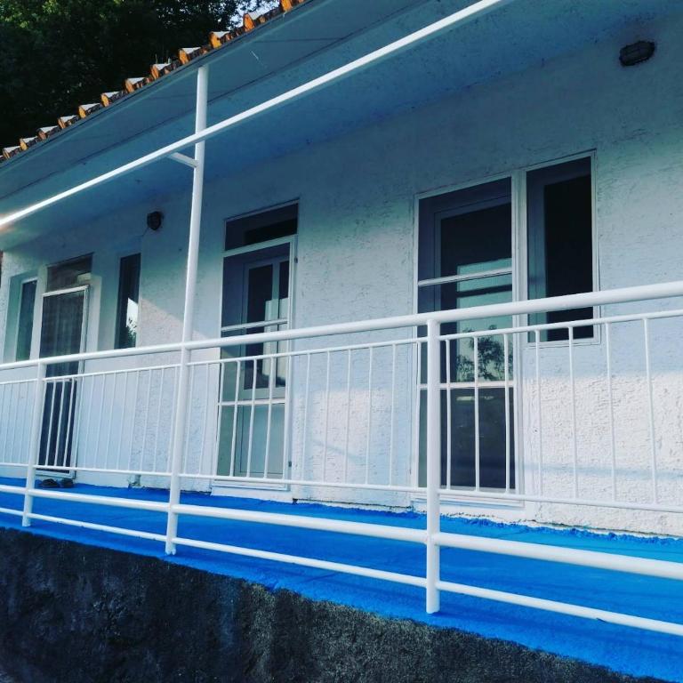 PLAVOBELA KUĆA SA MAGIČNIM POGLEDOM NA MORE - Kuća sa 2 Spavaće Sobe - 19