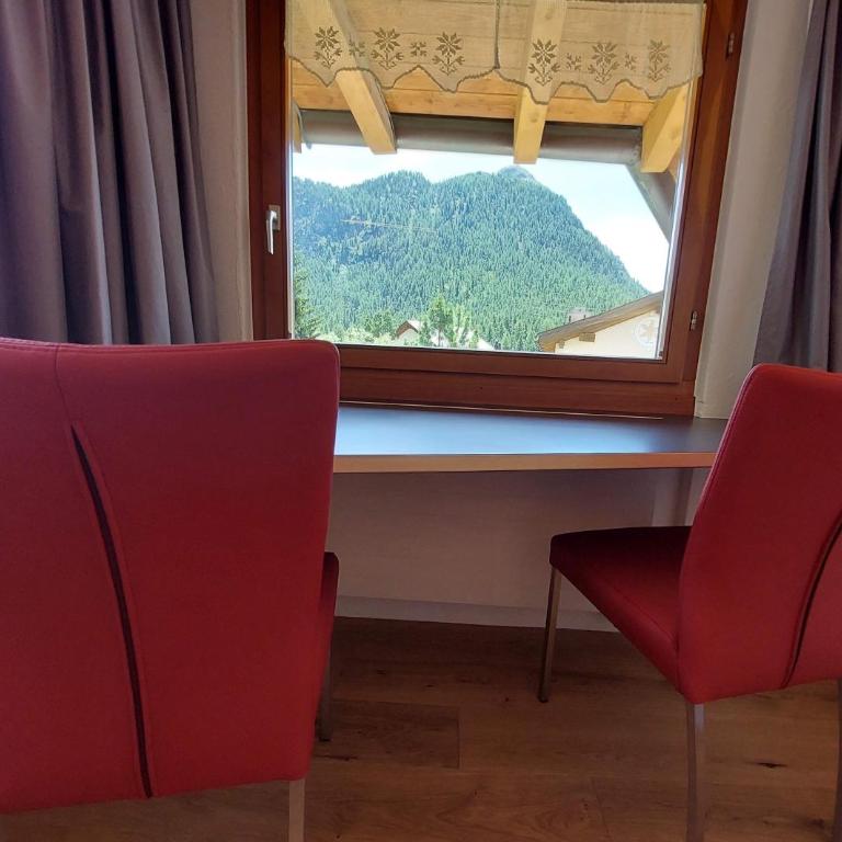 Chesa Delfin - Apartment mit Blick auf die Berge - 21