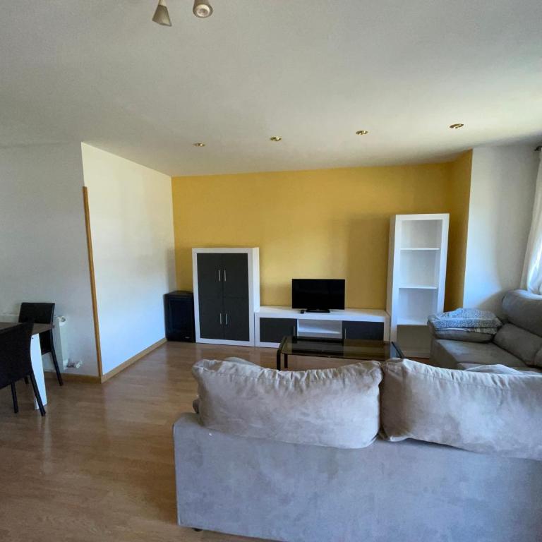 Duplex tres habitaciones Pirineo - Three-Bedroom Apartment - 13