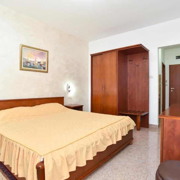Hotel Suzana Budva - Two-Bedroom Apartment - 2
