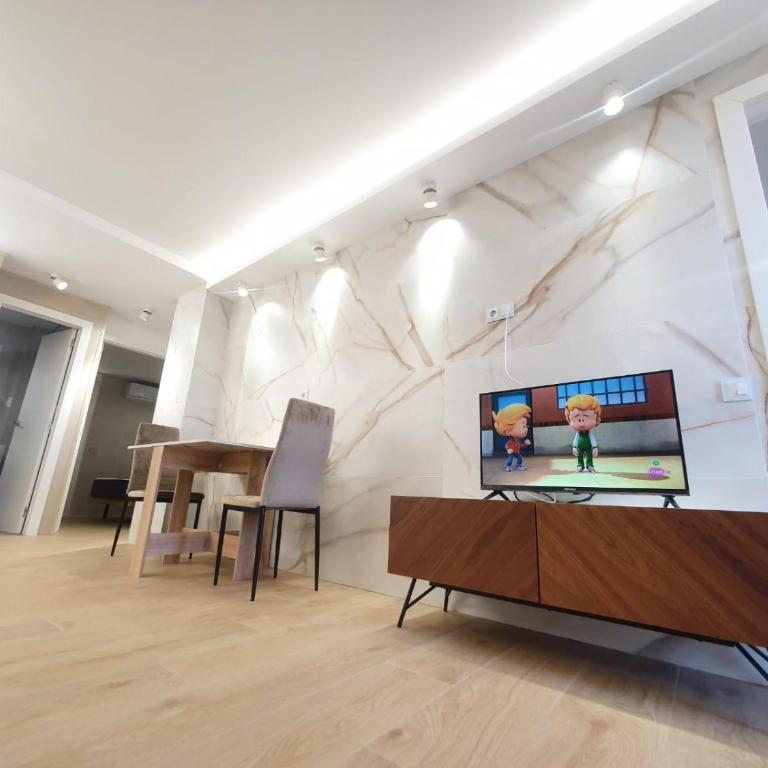 SALOU ,APARTAMENTO CON PISCINA y Wifi - Two-Bedroom Apartment - 1