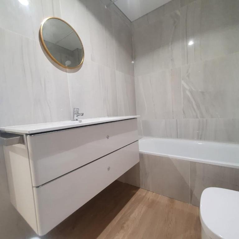 SALOU ,APARTAMENTO CON PISCINA y Wifi - Two-Bedroom Apartment - 26