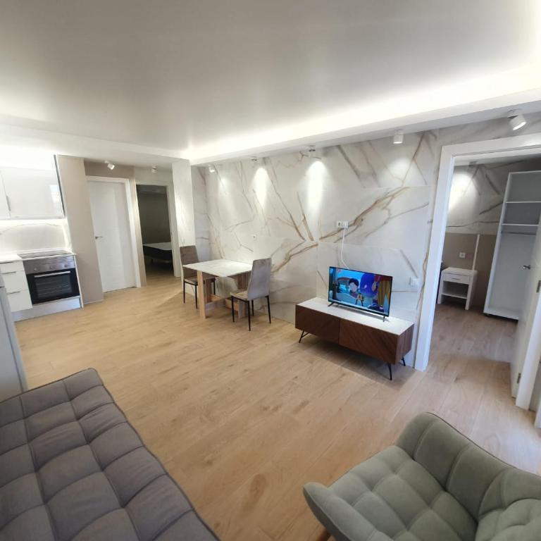 SALOU ,APARTAMENTO CON PISCINA y Wifi - Two-Bedroom Apartment - 4