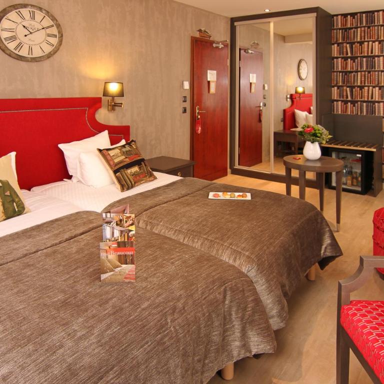 Hotel Beaucour - Chambre de Charme avec Douche ou Baignoire Balnéo - 30