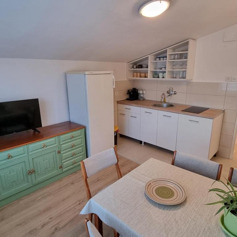 Apartment Folic Sutomore - Apartman sa 2 Spavaće Sobe - 1