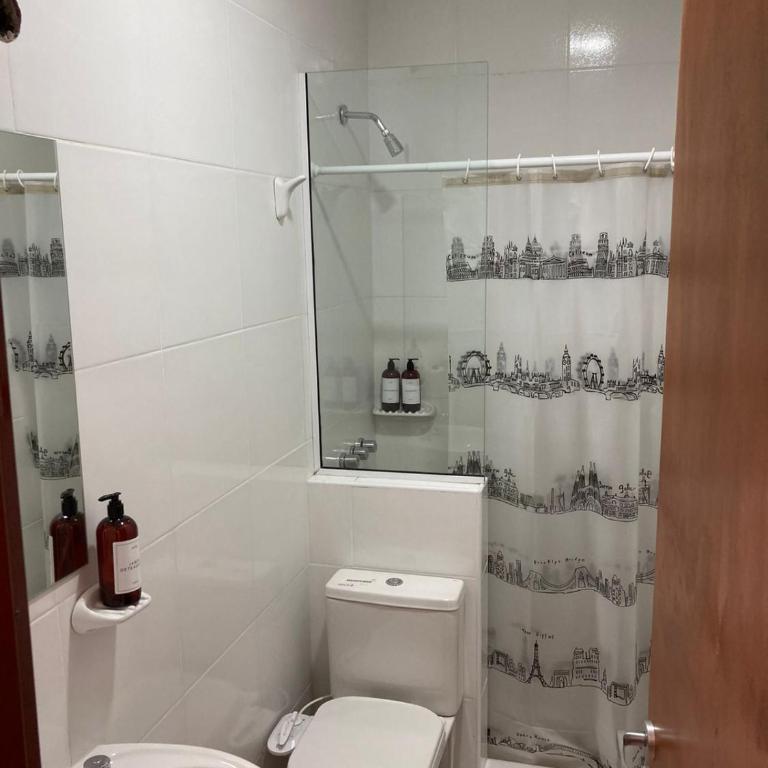 Sixto con cochera a dos cuadras del hospital DR Raul Matera y a 5 cuadras del HAM - Apartamento de 1 dormitorio - 2