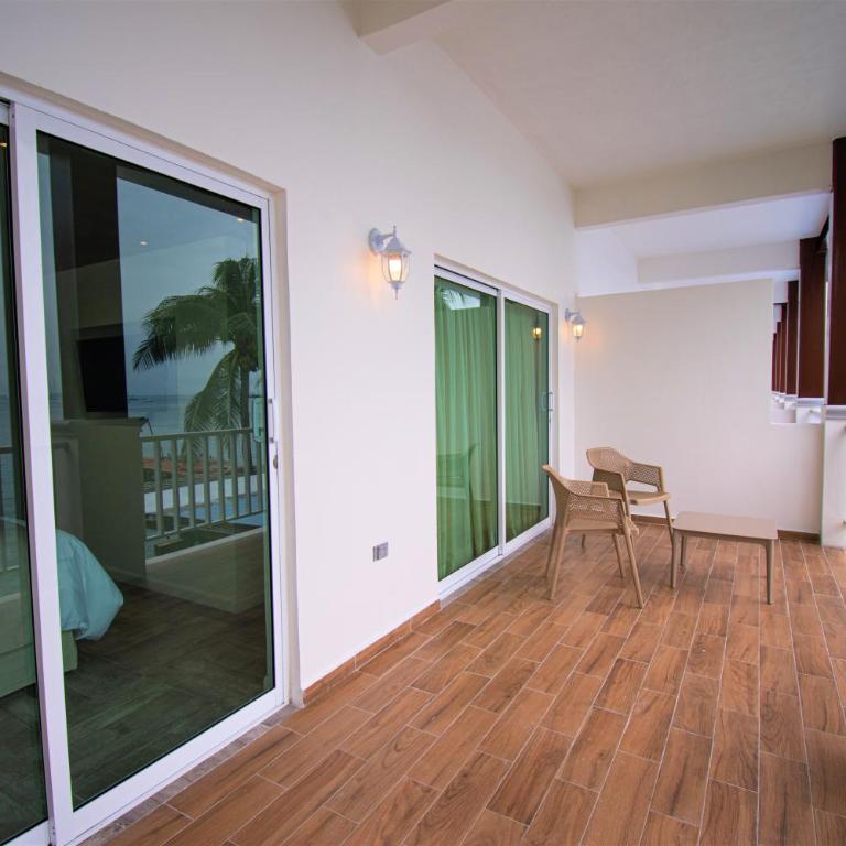 Bartolome Oceanfront Suites - Suite - 4