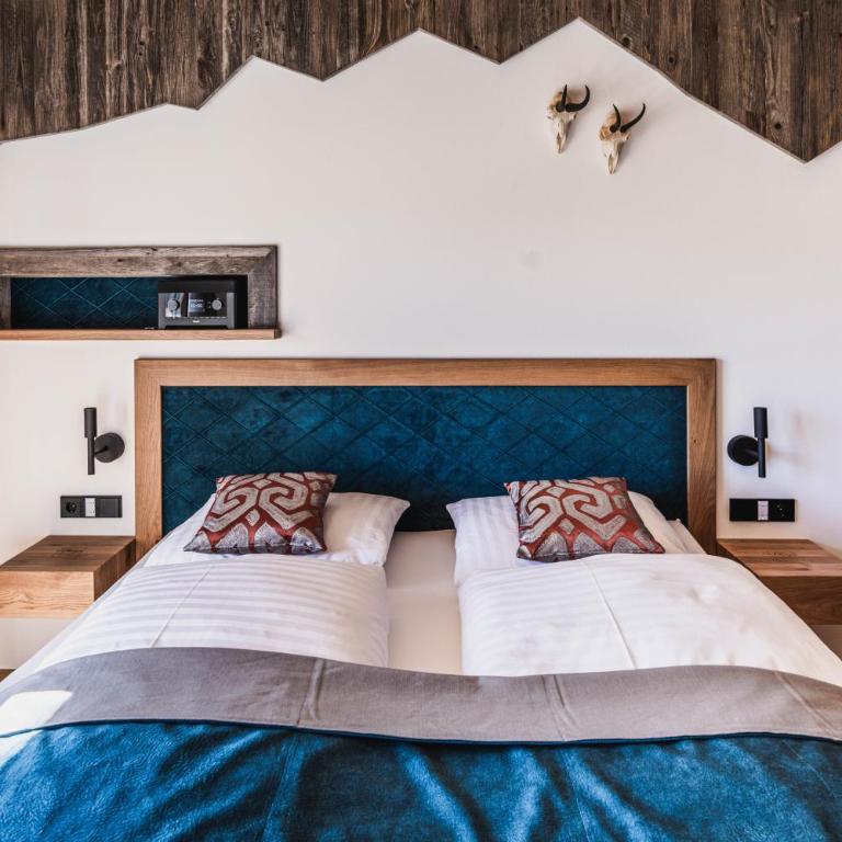 Chalet am Wetterkreuz - Luxus mit Sauna & Whirlpool in Reit im Winkl - Doppelzimmer mit Parkblick - 41