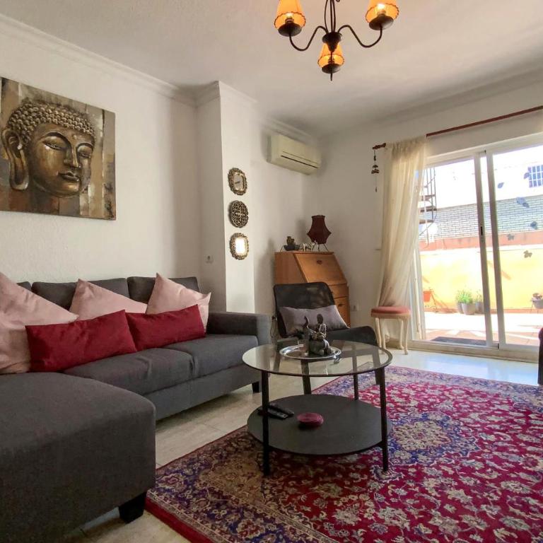 Stunning Apartment In Torrevieja - Apartamento de 3 dormitorios - 4