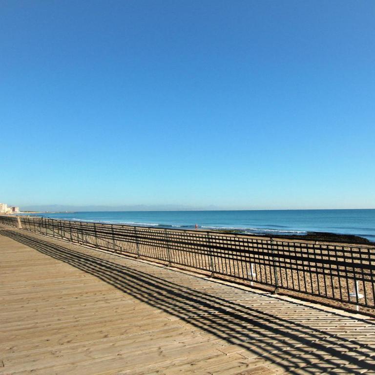 Stunning Apartment In Torrevieja - Apartamento de 3 dormitorios - 22