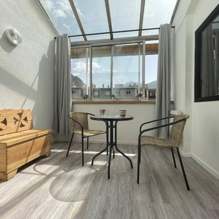 Duplex 3 pièces rénové avec loggia et garage, cœur de Briançon, proche télécabine, 4-6 couchages - FR-1-330C-130 - Appartement - 3