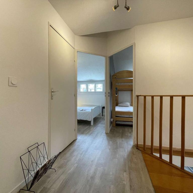 Duplex 3 pièces rénové avec loggia et garage, cœur de Briançon, proche télécabine, 4-6 couchages - FR-1-330C-130 - Appartement - 5
