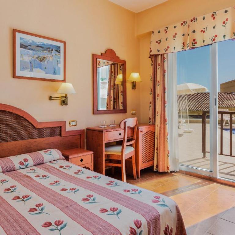 Hotel Monopol - Habitación Doble con balcón - 1 o 2 camas - 3