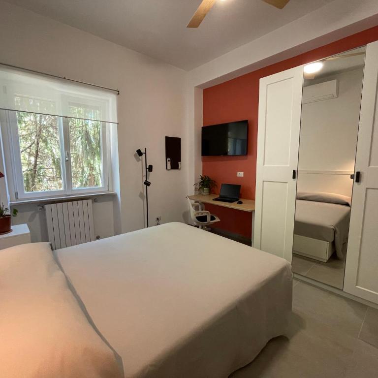 Casa Marconi - Double Room with Private External Bathroom - 1