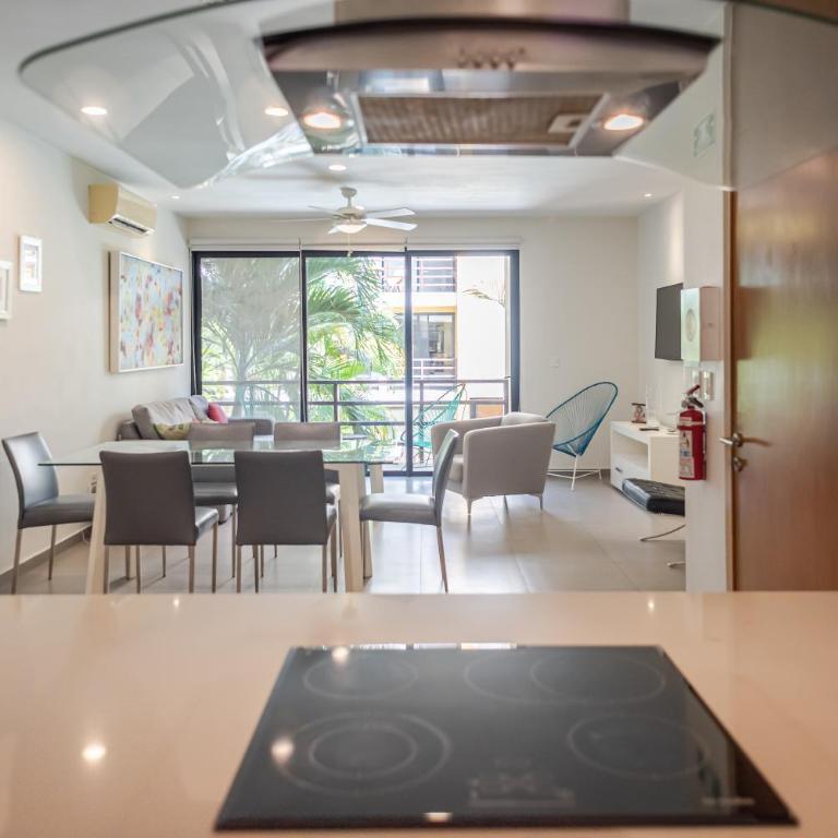 Beautiful 2 bedroom apartment with pool in downtown Playa - Two-Bedroom Apartment - 3
