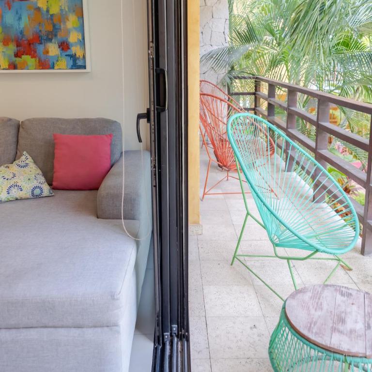 Beautiful 2 bedroom apartment with pool in downtown Playa - Two-Bedroom Apartment - 6