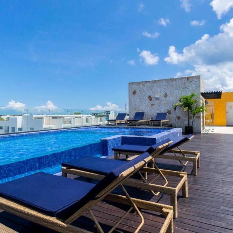 Beautiful 2 bedroom apartment with pool in downtown Playa - Two-Bedroom Apartment - 9
