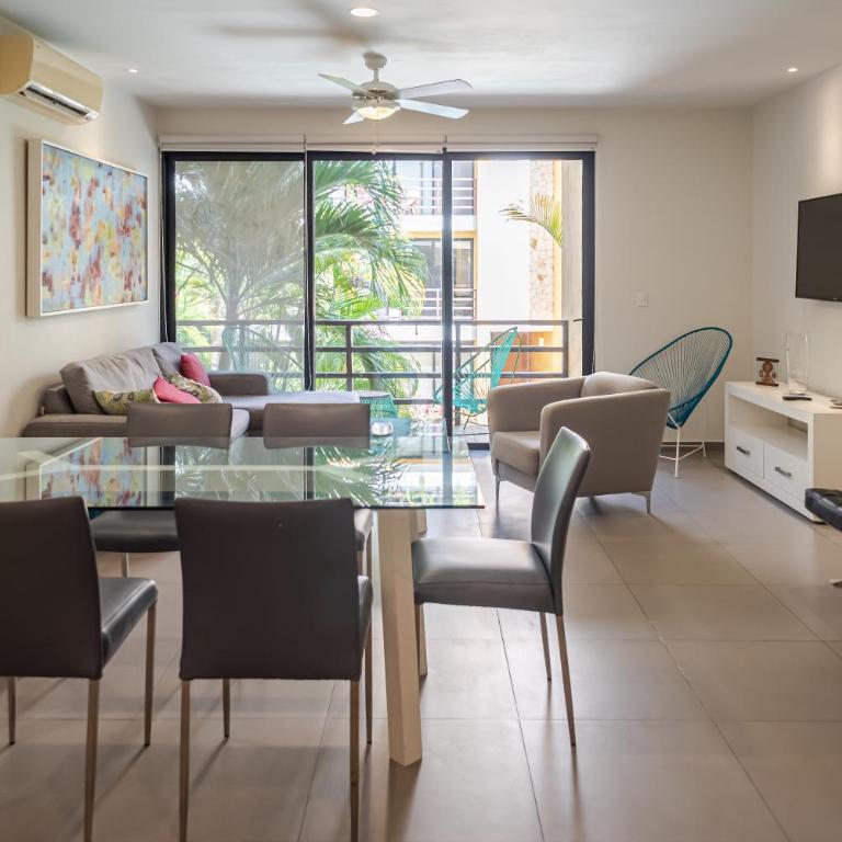 Beautiful 2 bedroom apartment with pool in downtown Playa - Two-Bedroom Apartment - 15