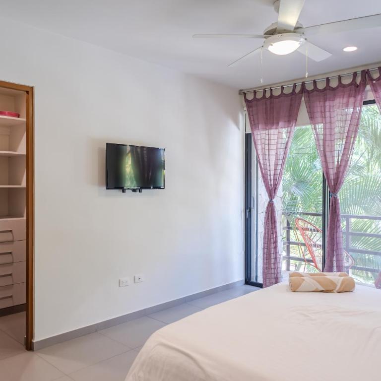 Beautiful 2 bedroom apartment with pool in downtown Playa - Two-Bedroom Apartment - 16